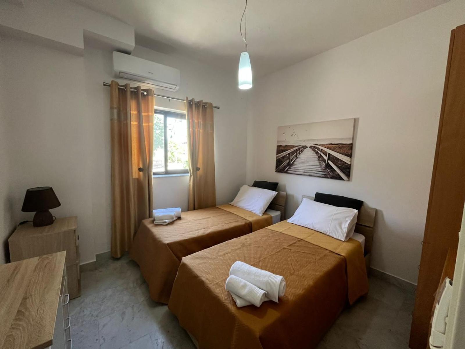 Apartment Xl Spacious Apartment, 4-br In Area, Walk To Sliema - St Julian's Gzira