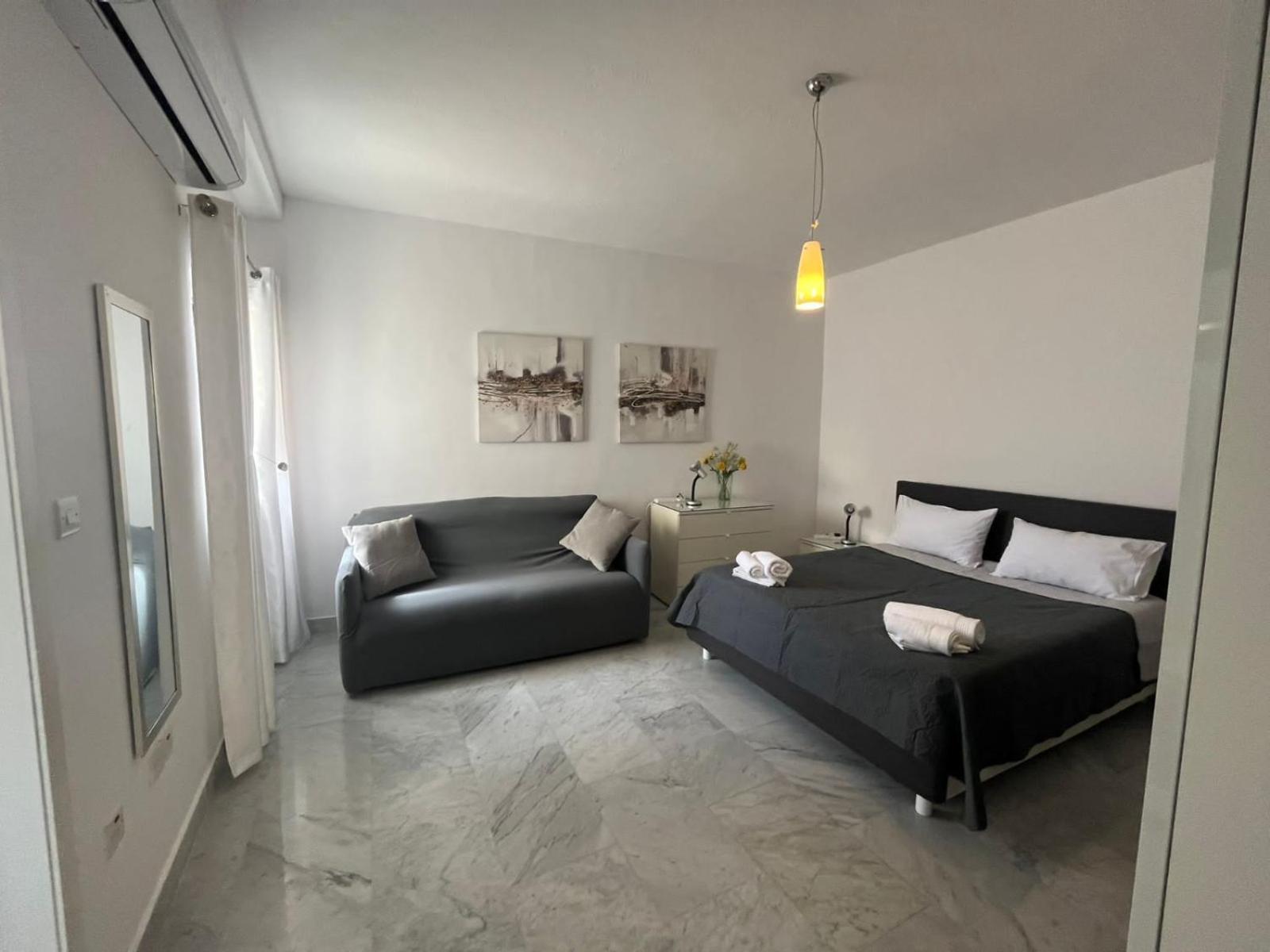 Xl Spacious Apartment, 4-br In Area, Walk To Sliema - St Julian's Apartment *