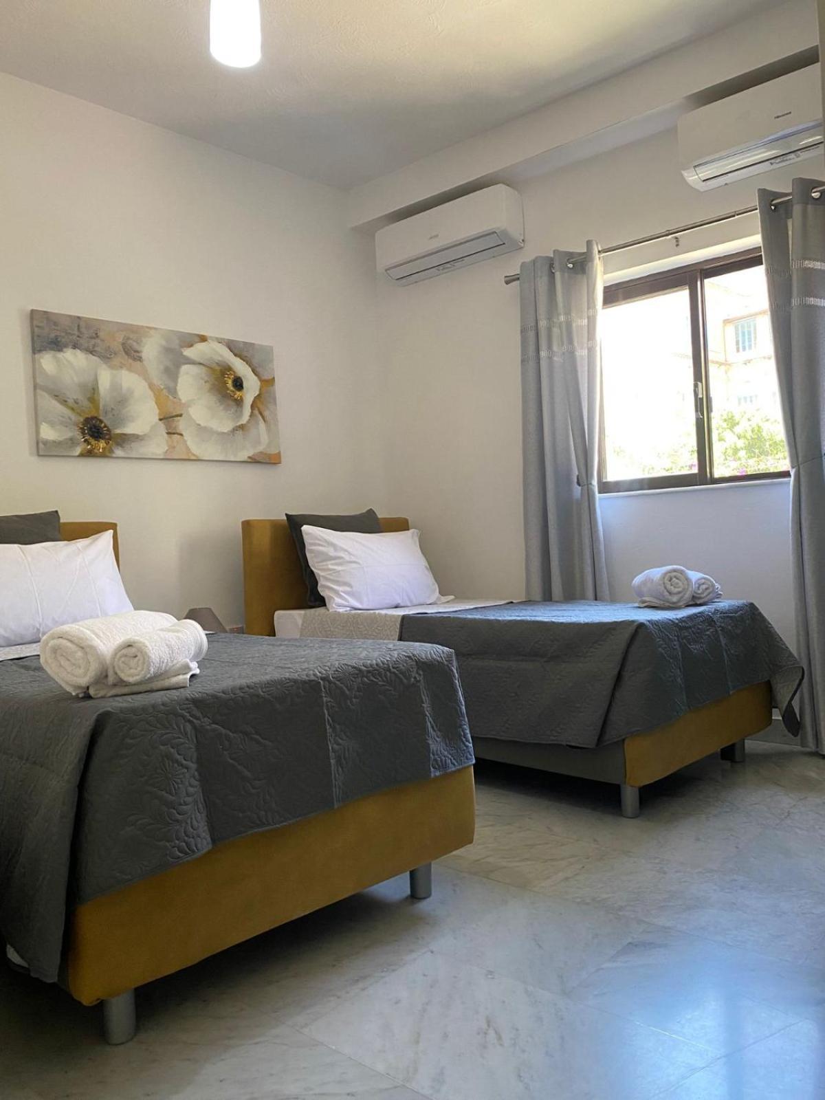 Xl Spacious Apartment, 4-br In Area, Walk To Sliema - St Julian's Apartment