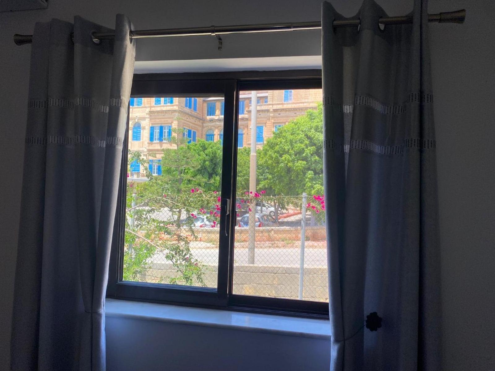 Xl Spacious Apartment, 4-br In Area, Walk To Sliema - St Julian's * Gzira