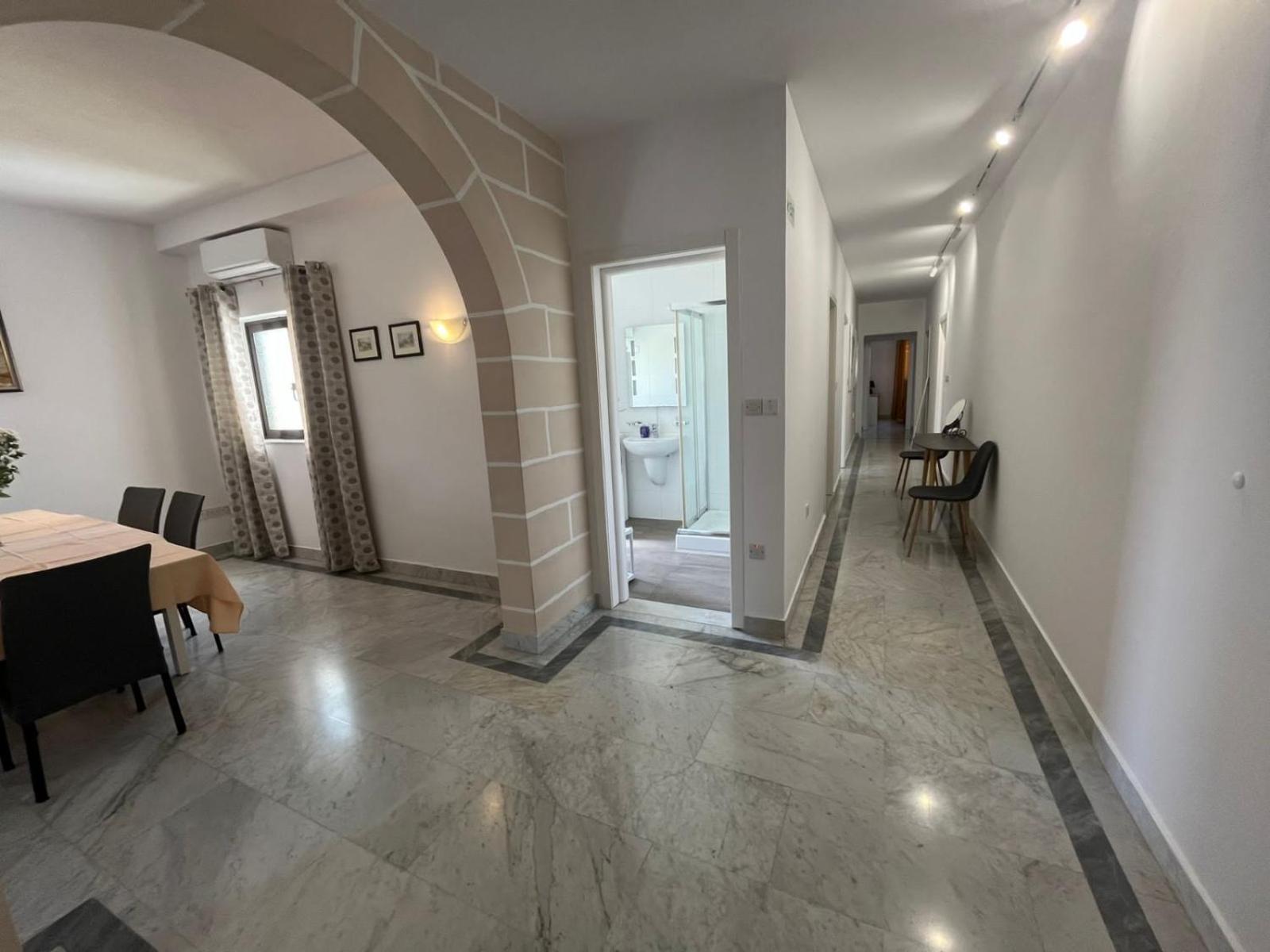 Xl Spacious Apartment, 4-br In Area, Walk To Sliema - St Julian's * Gzira
