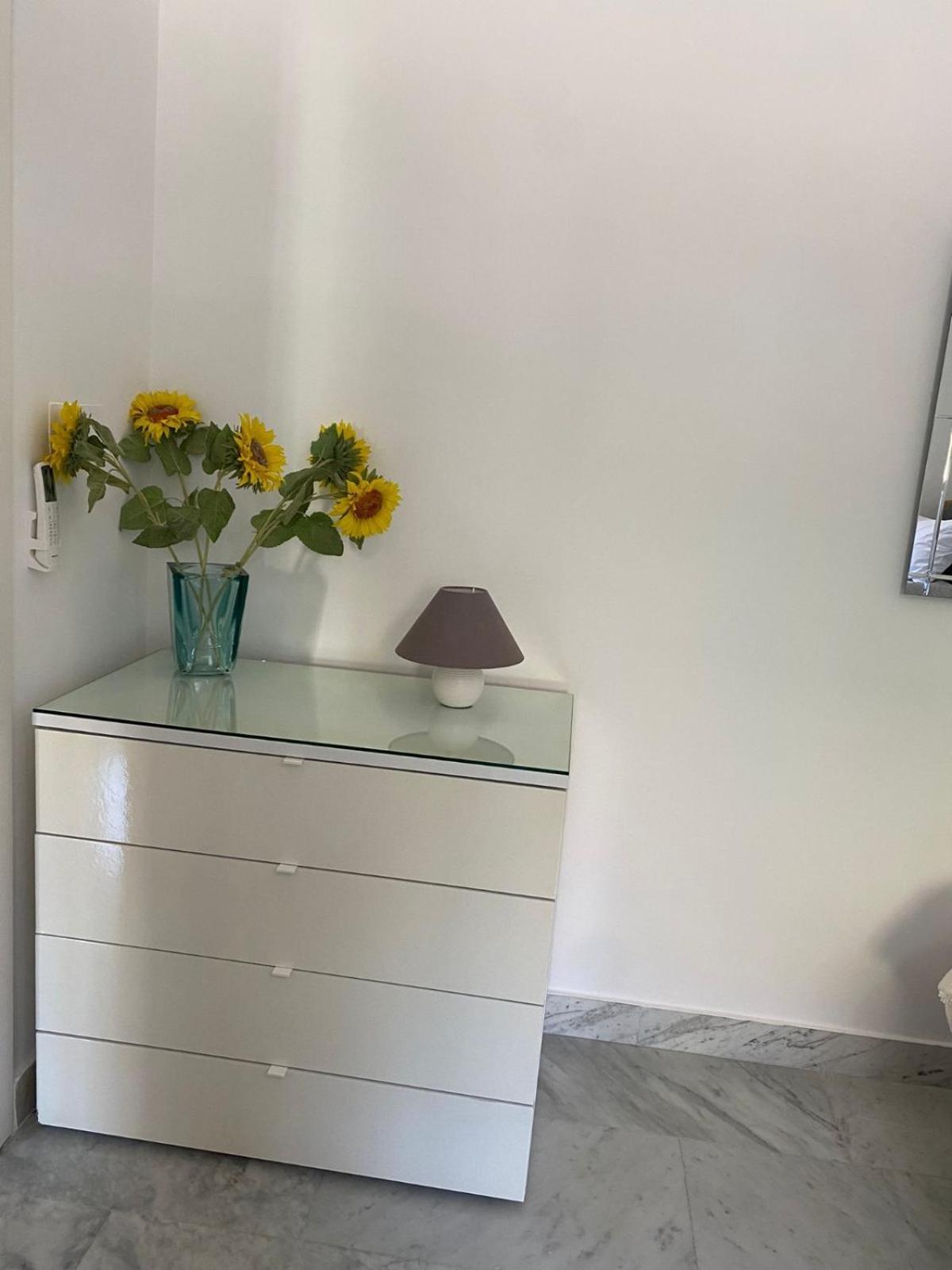 Apartment Xl Spacious Apartment, 4-br In Area, Walk To Sliema - St Julian's *